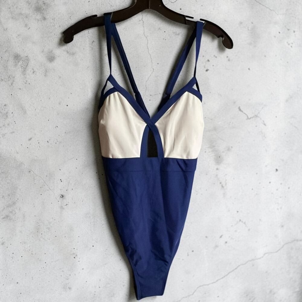 Cupshe Blue Ivory Colorblock One Piece Swimsuit Keyhole NWT Medium